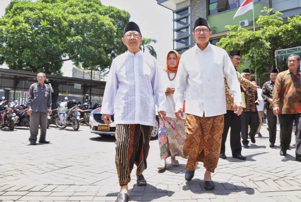 Islam Pantura: Penikmat Sarung Juga Bisa Cingkrang!