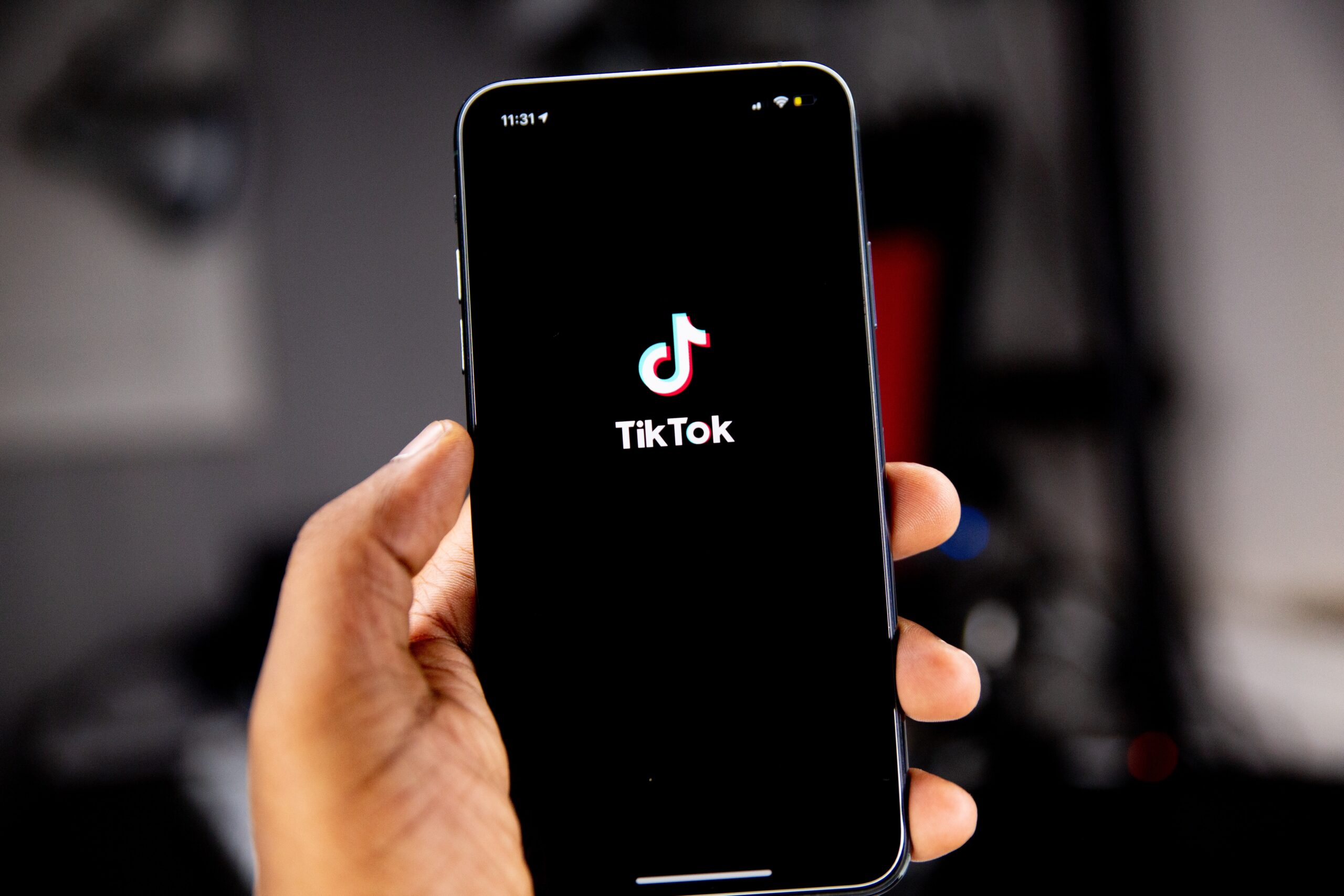 Tren TikTok Berbau “Pornografi”: Bibit Pelecehan Seksual Hingga Hilangnya Moralitas Beragama