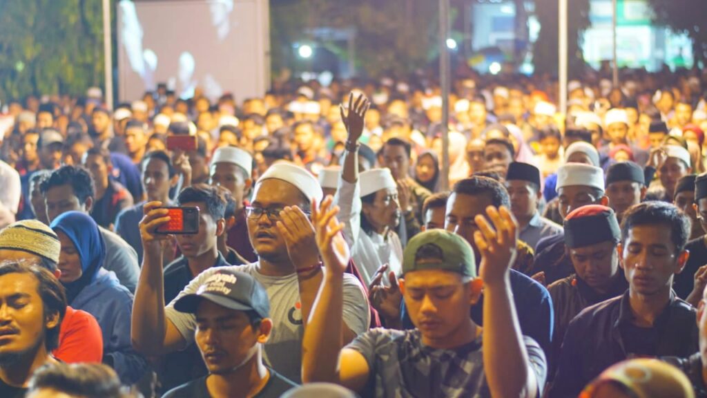 Padhangmbulan di Desa Menturo: Kidung Lirih Maulid Nabi