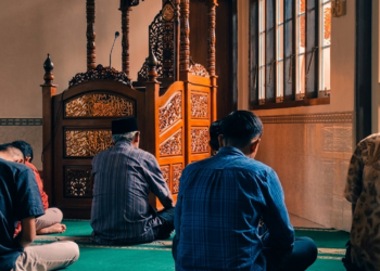 Menjadi Muslim Tenanan (Bag. IV): Salat Jumat Tak Lagi Agung