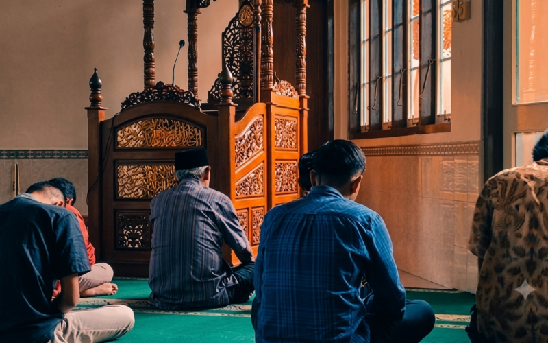 Menjadi Muslim Tenanan (Bag. IV): Salat Jumat Tak Lagi Agung