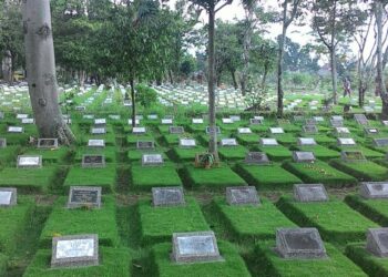 Mengapa Makam Tak Lagi Terasa Menyeramkan Saat Kita Kehilangan?