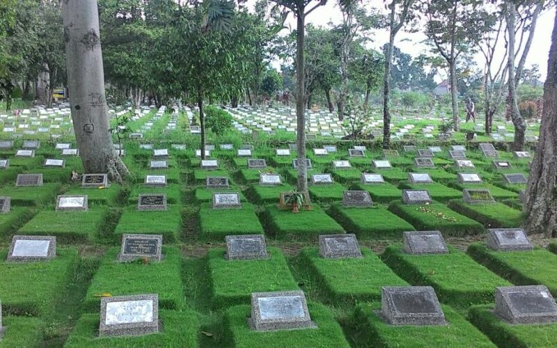 Mengapa Makam Tak Lagi Terasa Menyeramkan Saat Kita Kehilangan?